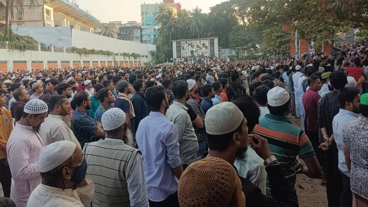 চট্টগ্রামের বিভিন্ন স্থানে হাদির গায়েবানা জানাজা